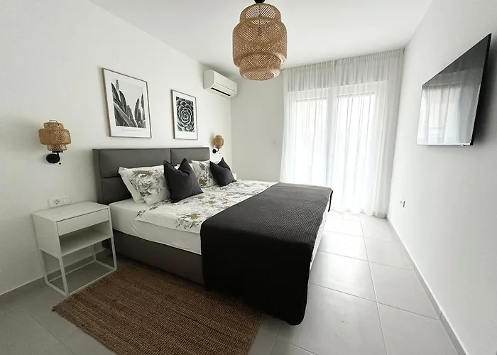 Divina V 150 Meters From The * Pula