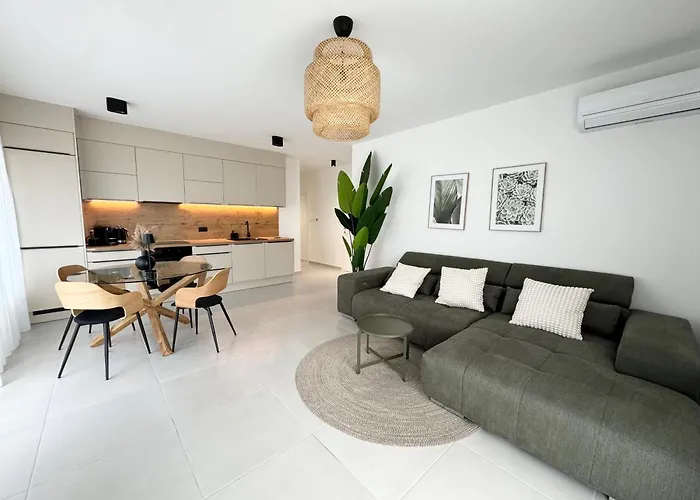 Apartman Divina V 150 Meters From The *