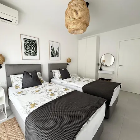 Divina V 150 Meters From The Апартаменты