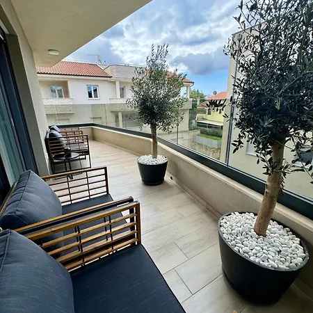 Divina V 150 Meters From The 풀라